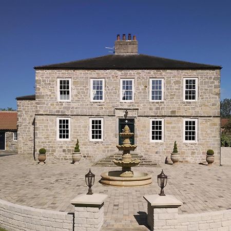 Killerby Old Hall With Hot Tub And Swimming Pool Scarborough Esterno foto